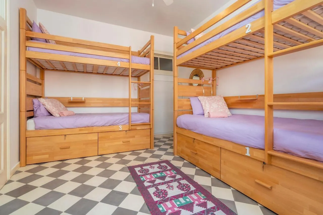 Female Hostel Faro Portugal