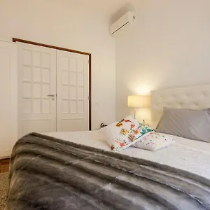 *** Gasthuis Ginjinha House - 4 - Bairro Alto - With Ac! Portugal