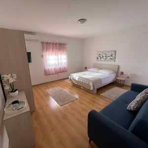 Sobe Lea Pensjonat Sukošan