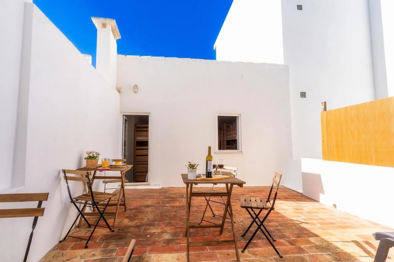 Female Hostel Faro 0*,